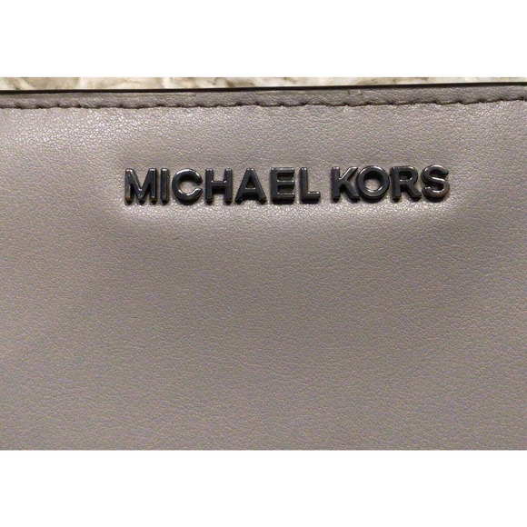 Michael Kors Wallet Gray Soft Leather Snap Zipper ID Window EUC 920A - Picture 3 of 5